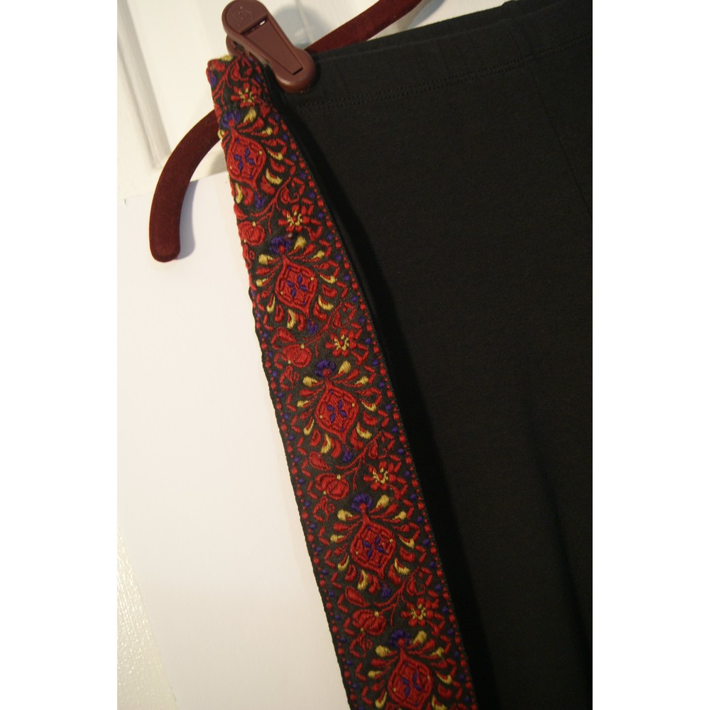 Sm Sparkle & Fade Embroidered Leggings Down Leg Floral Design Red Black